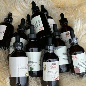 Hair growth oil to grow your hair and help with thin edges,Also help with dry